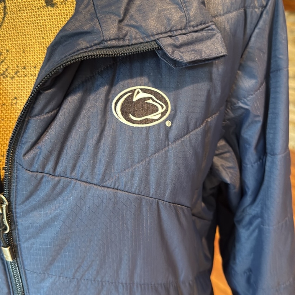 Columbia size large Penn State lightweight puffer coat with thumbholes - Picture 2 of 6
